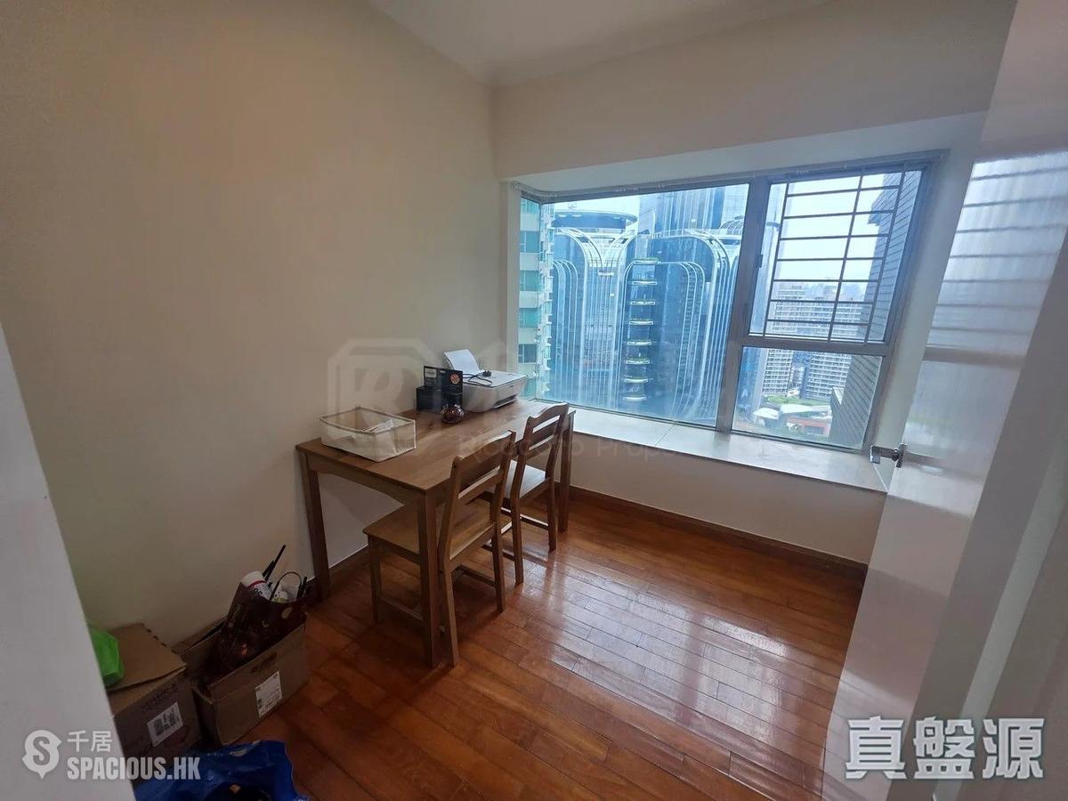 West Kowloon - The Waterfront Phase 1 Block 2 01