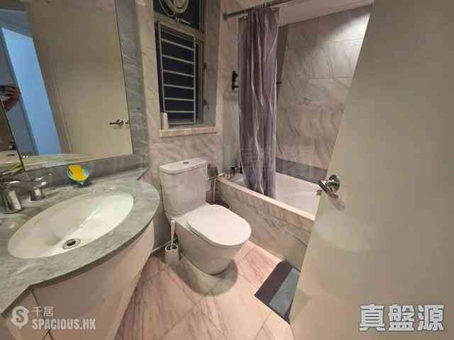 West Kowloon - The Waterfront Phase 1 Block 2 03