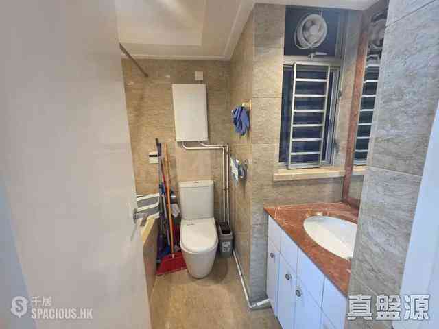 West Kowloon - The Waterfront Phase 1 Block 2 07