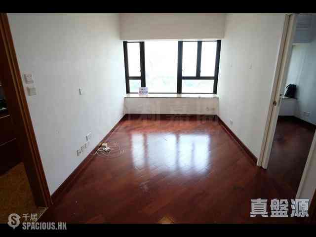 West Kowloon - The Arch Star Tower (Block 2) 04