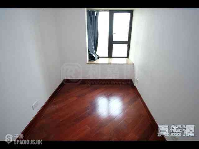 West Kowloon - The Arch Star Tower (Block 2) 06