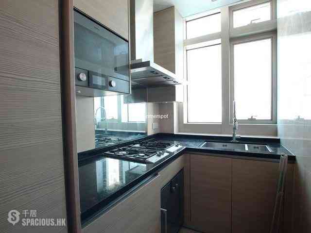 Wan Chai - The Avenue 10