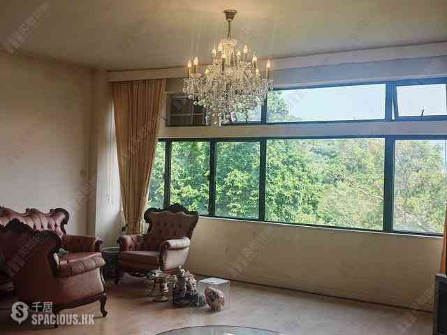 Chung Hom Kok - Cypresswaver Villas Block B 02