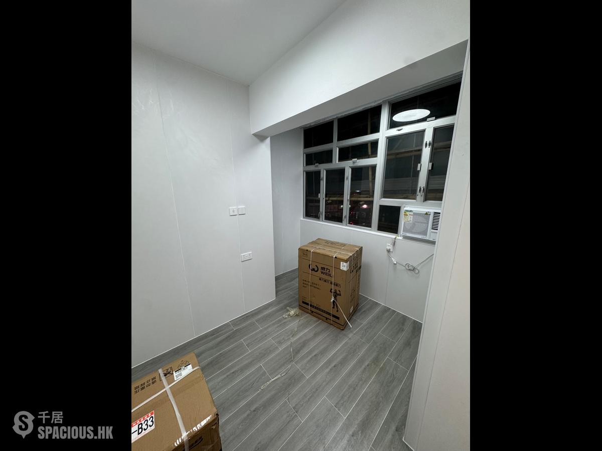 Sham Shui Po - 1A-1E, Un Chau Street 01