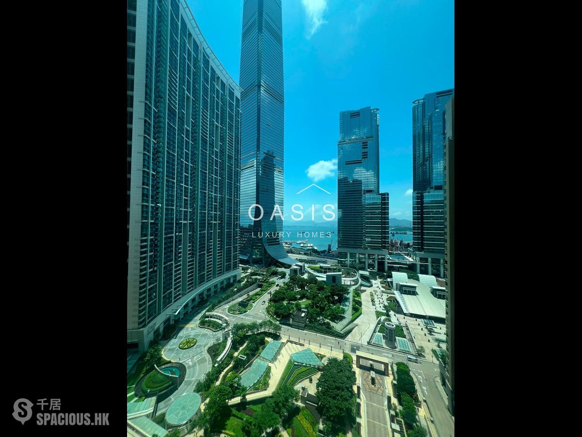 West Kowloon - The Arch 01