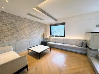 Chung Hom Kok - Pinewaver Villas 02