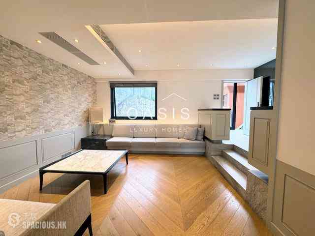 Chung Hom Kok - Pinewaver Villas 03