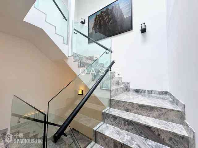 Chung Hom Kok - Pinewaver Villas 07