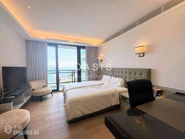 Chung Hom Kok - Pinewaver Villas 09