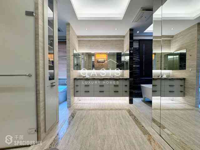 Chung Hom Kok - Pinewaver Villas 10