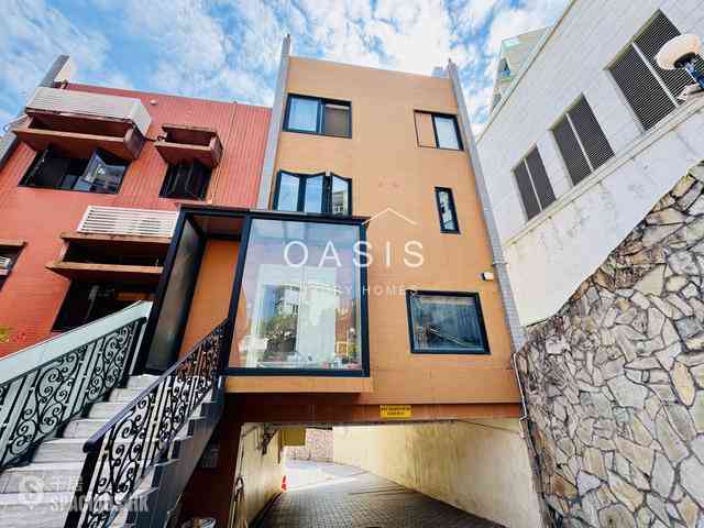 Chung Hom Kok - Pinewaver Villas 15