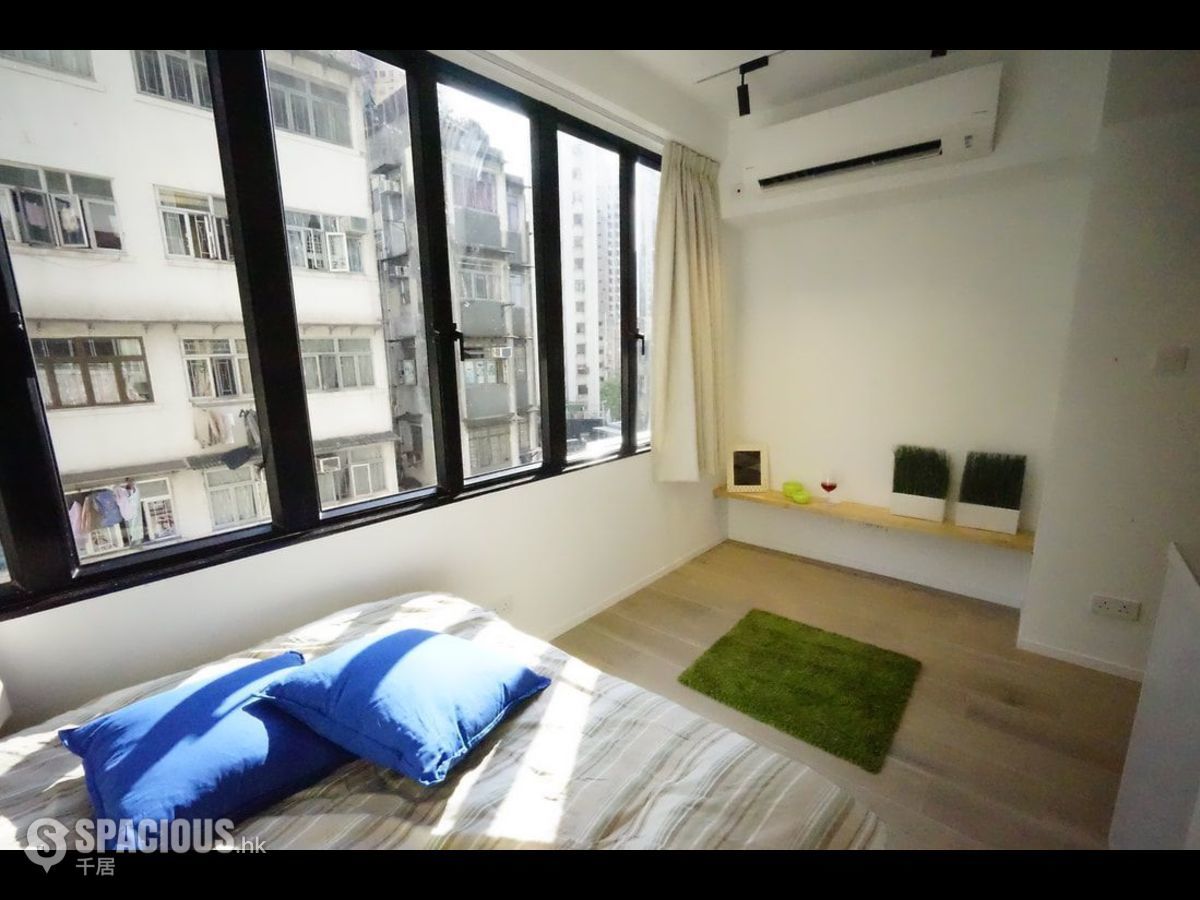 Sai Ying Pun - 221, Queen's Road West 01