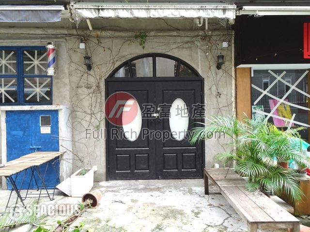 Wan Chai - Sau Wah Court 01