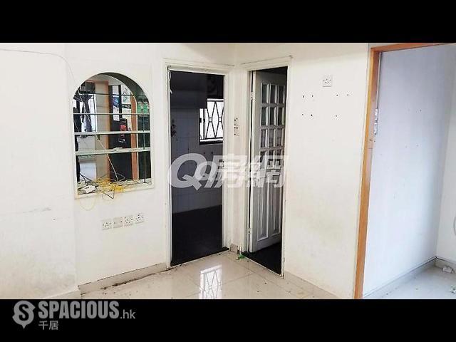 Yuen Long - Chit Wing Building (House) 01