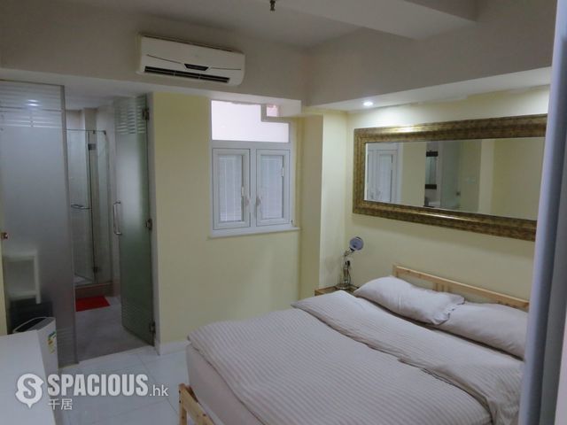 Central - 4 Li Yuen Street East 01