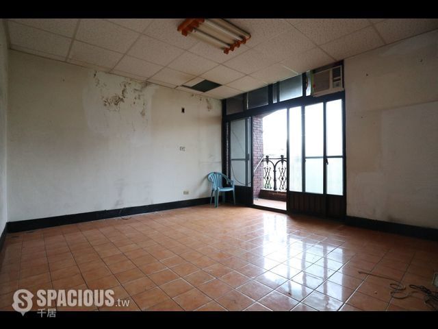 Sanchong - No. XX, Lane 25, Zhongzheng North Road, Sanchong District, New Taipei City, Taiwan 241 01