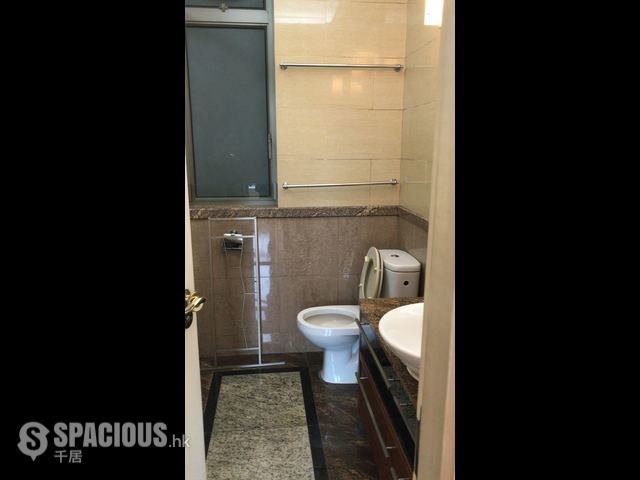 Tsuen Wan - The Cairnhill 01