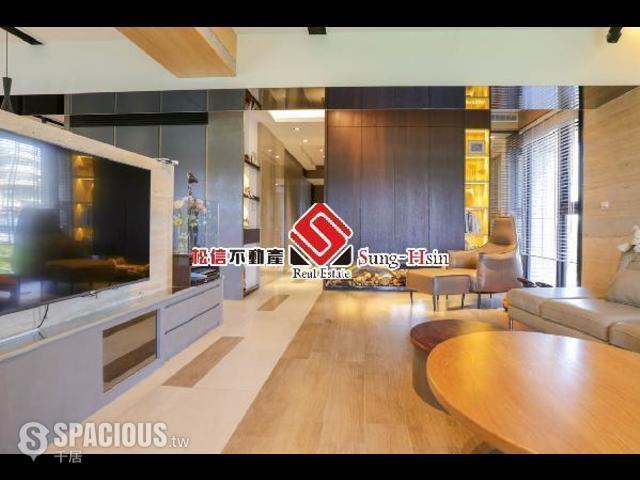 Shilin - No. XX, Section 4, Chongqing North Road, Shilin District, Taipei City, Taiwan 111 01