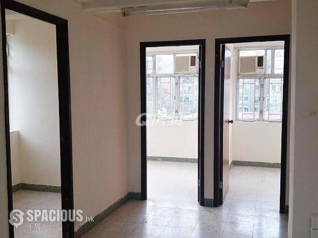 Sai Kung - Kat Cheung Building 01