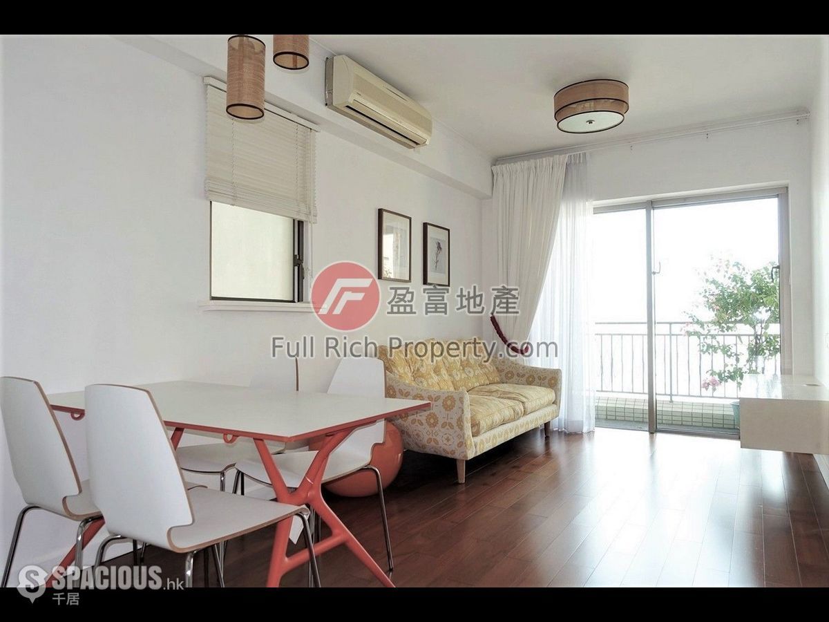 Wan Chai - The Zenith 01