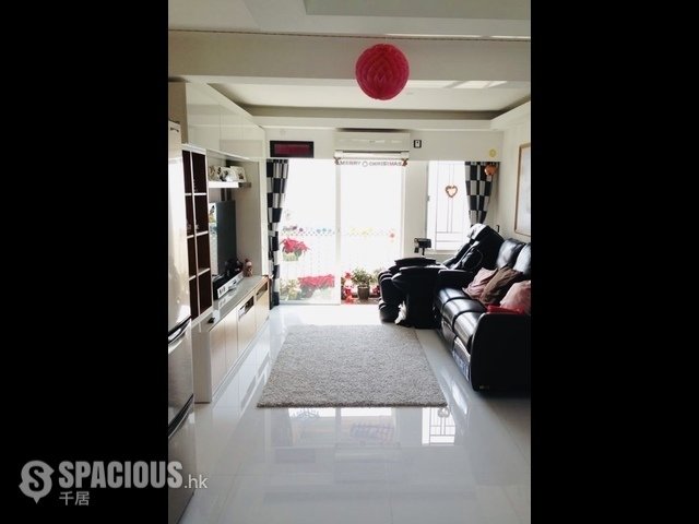 Kwai Chung - Wah Yuen Chuen 01