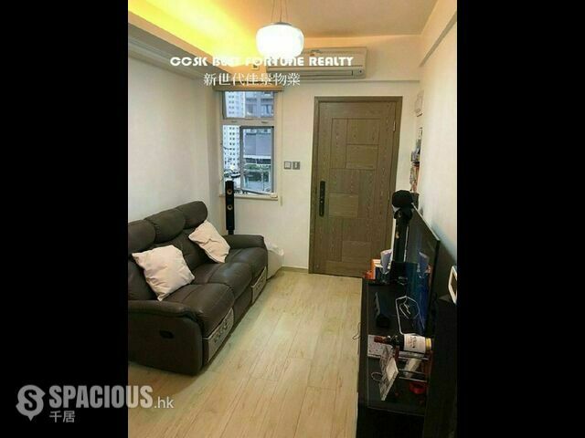 Sai Ying Pun - 21-25, Third Street 01