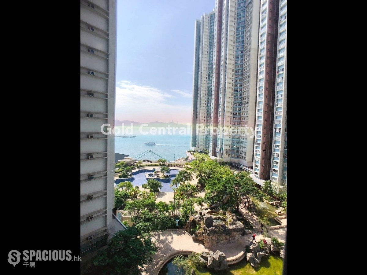 Ap Lei Chau - South Horizons Phase 2 Yee Fung Court (Block 11) 01