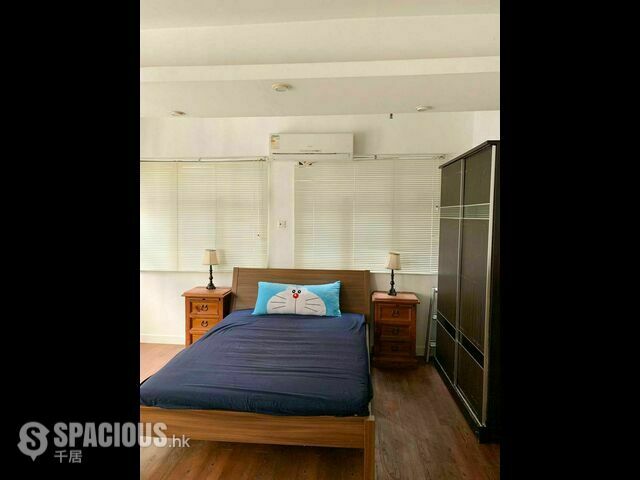 Sheung Wan - 28, Hillier Street 01