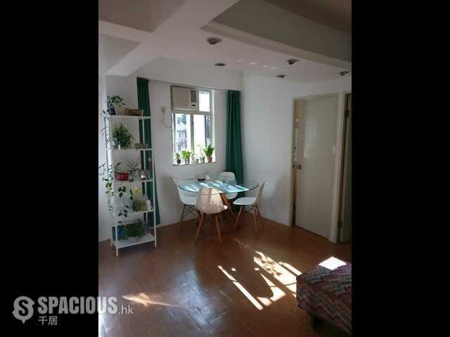Wan Chai - 136, Queen's Road East 01
