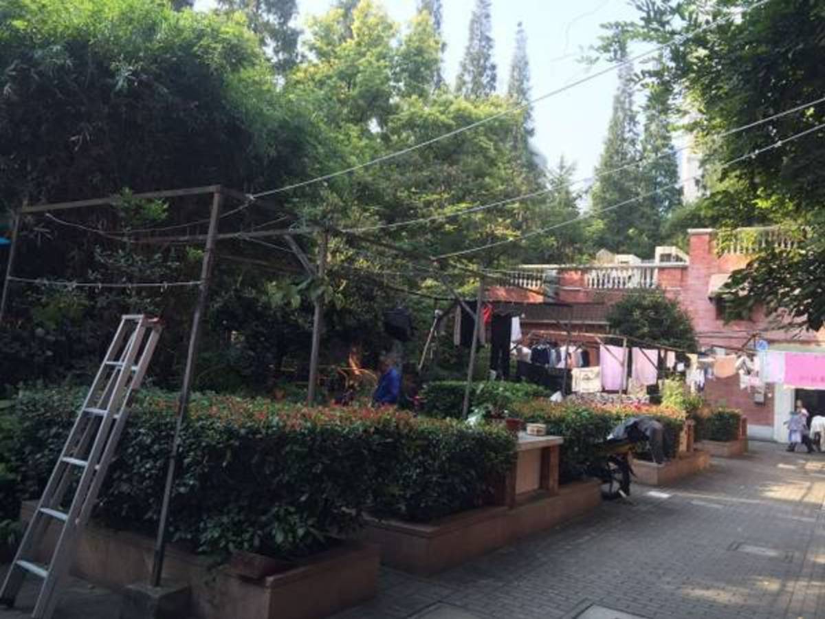 Huangpu - Close To West Nanjing Road Station 01