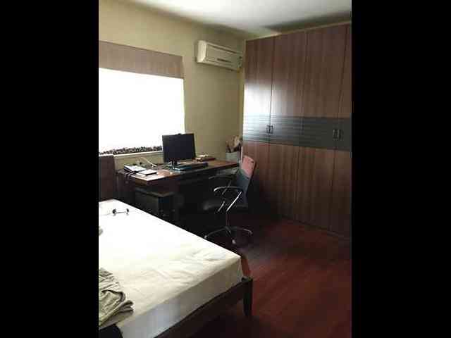 Huangpu - Changde Rd Close To Xinzha Rd 01