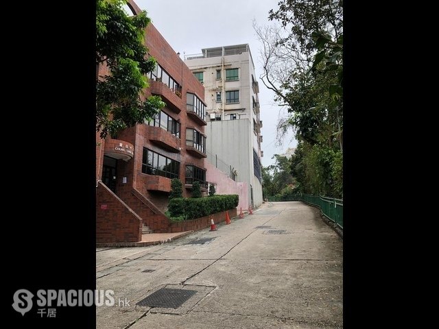 Lai Chi Kok - Chung Shan Lodge 01