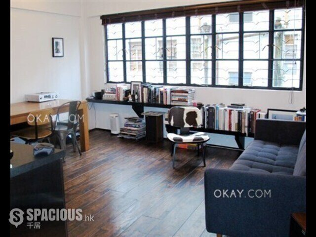 Central - 12, Gage Street 01
