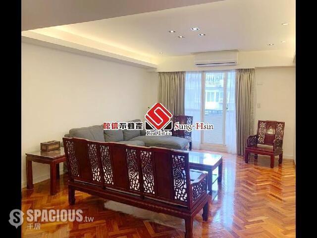 Songshan - No. XX, Qingcheng Street, Songshan District, Taipei City, Taiwan 105 01