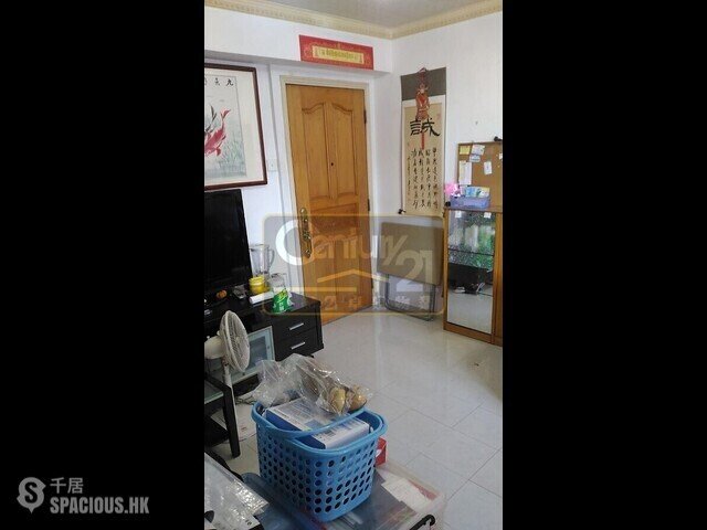Yau Ma Tei - Honour House 01