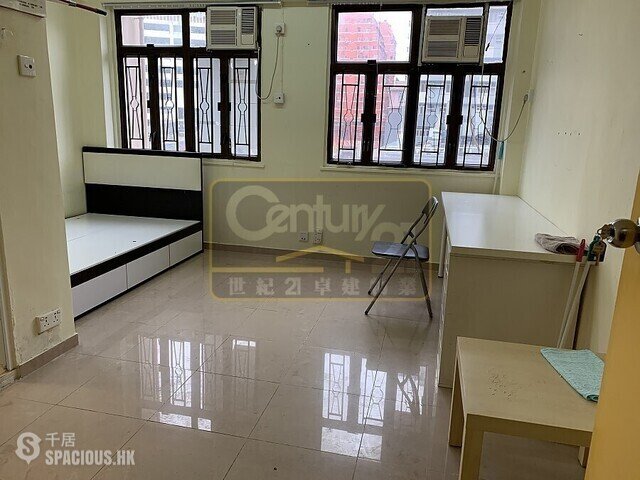 Yau Ma Tei - Tak Cheong Building 01