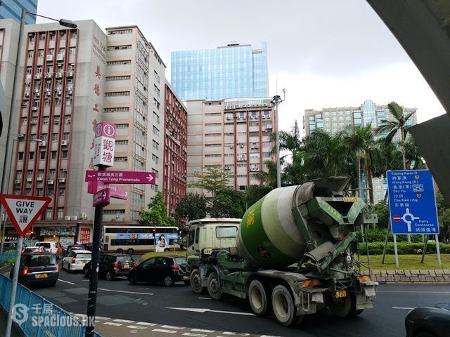 Kwun Tong - Mai Tak Industrial Building 01