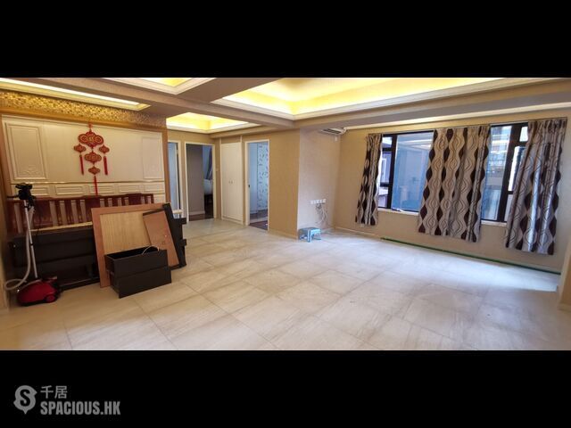 Ho Man Tin - Ng Fung House 01