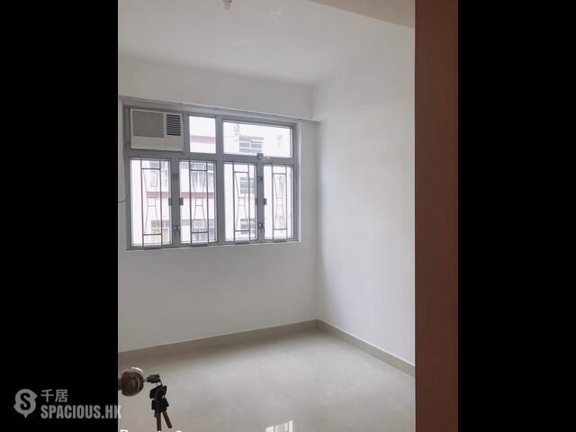 Prince Edward - Hang On Building 01