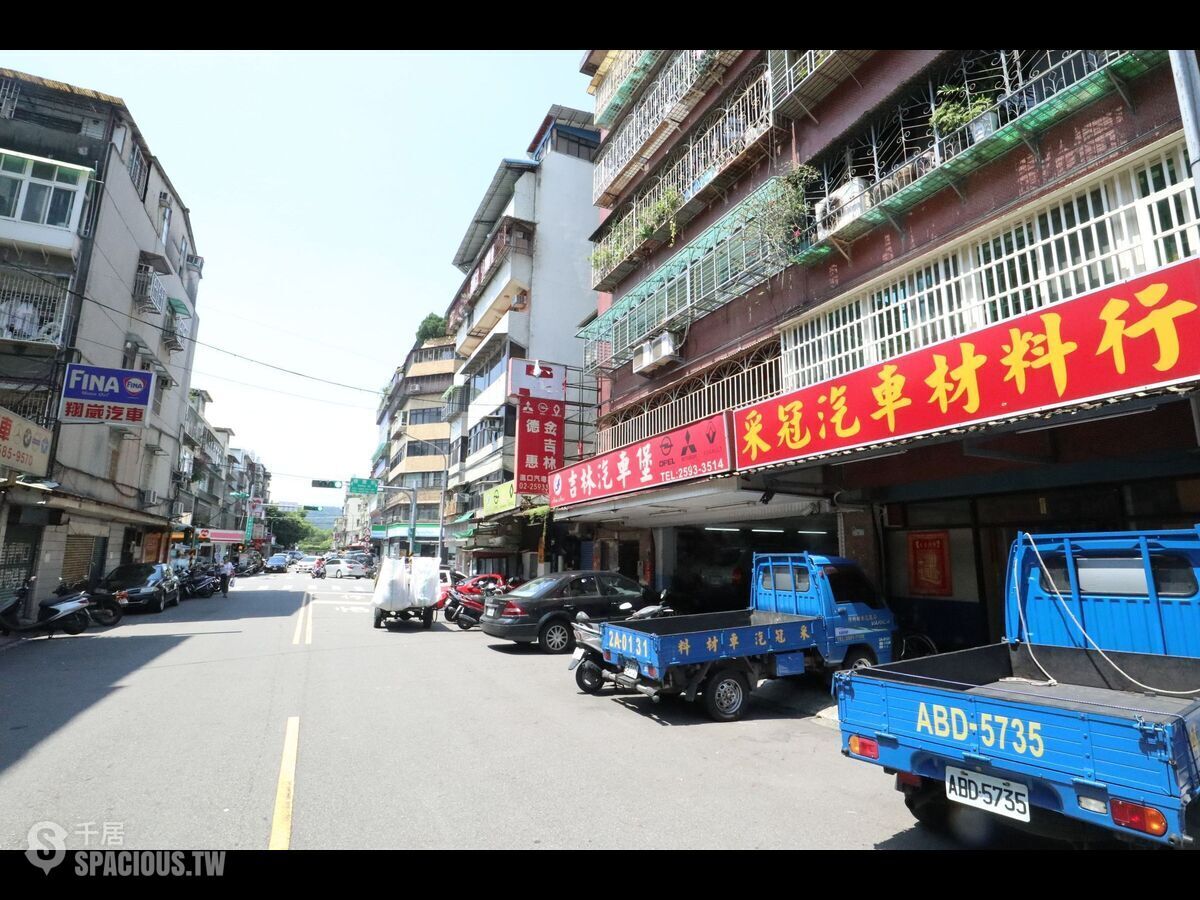 Zhongshan - X Lane 170, Dehui Street, Zhongshan, Taipei 01