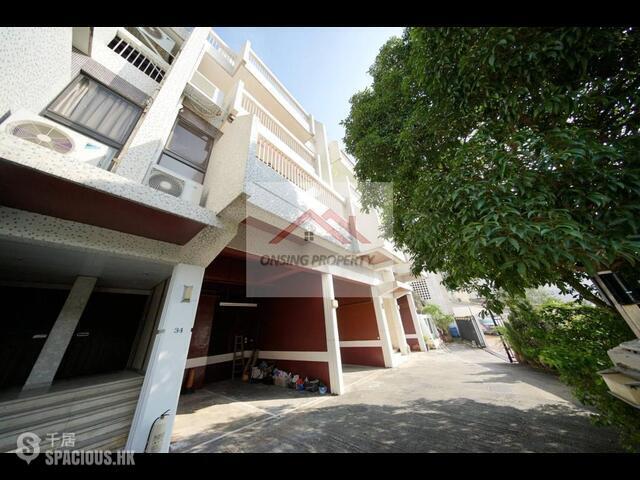 Chung Hom Kok - 9-11, Horizon Drive 01