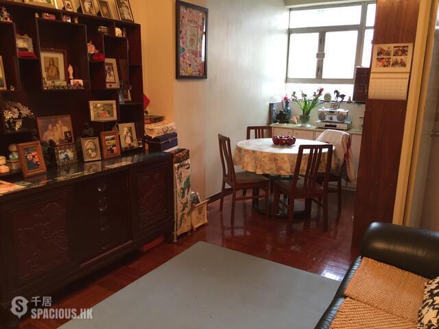 Quarry Bay - Lai Wah Mansion 01