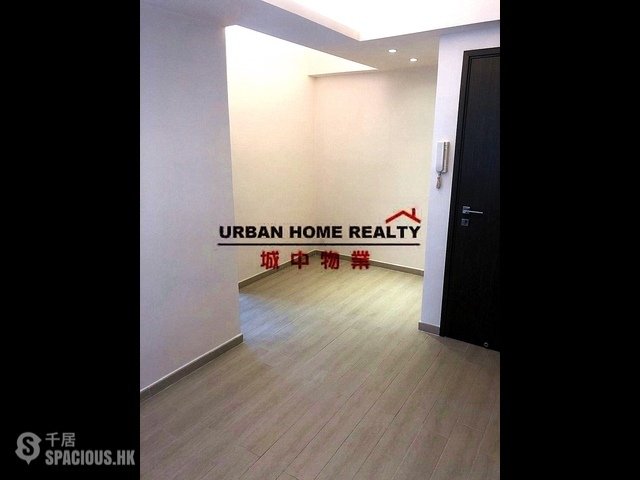Tai Hang - 18, Brown Street 01