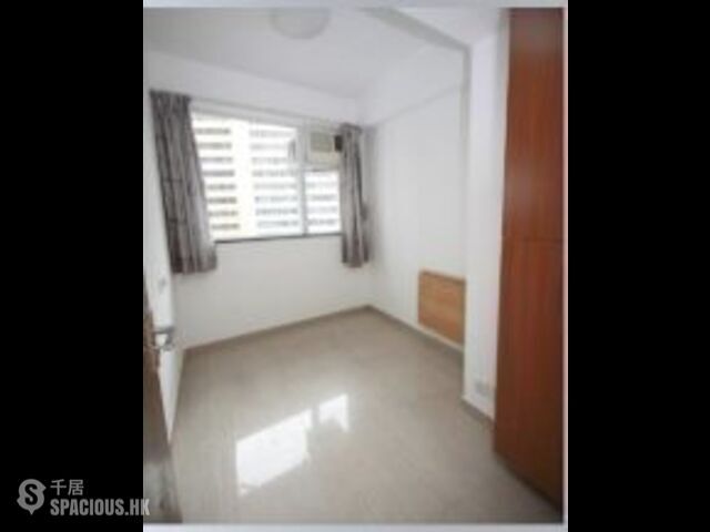 Sham Shui Po - Yuk Chuen Building 01
