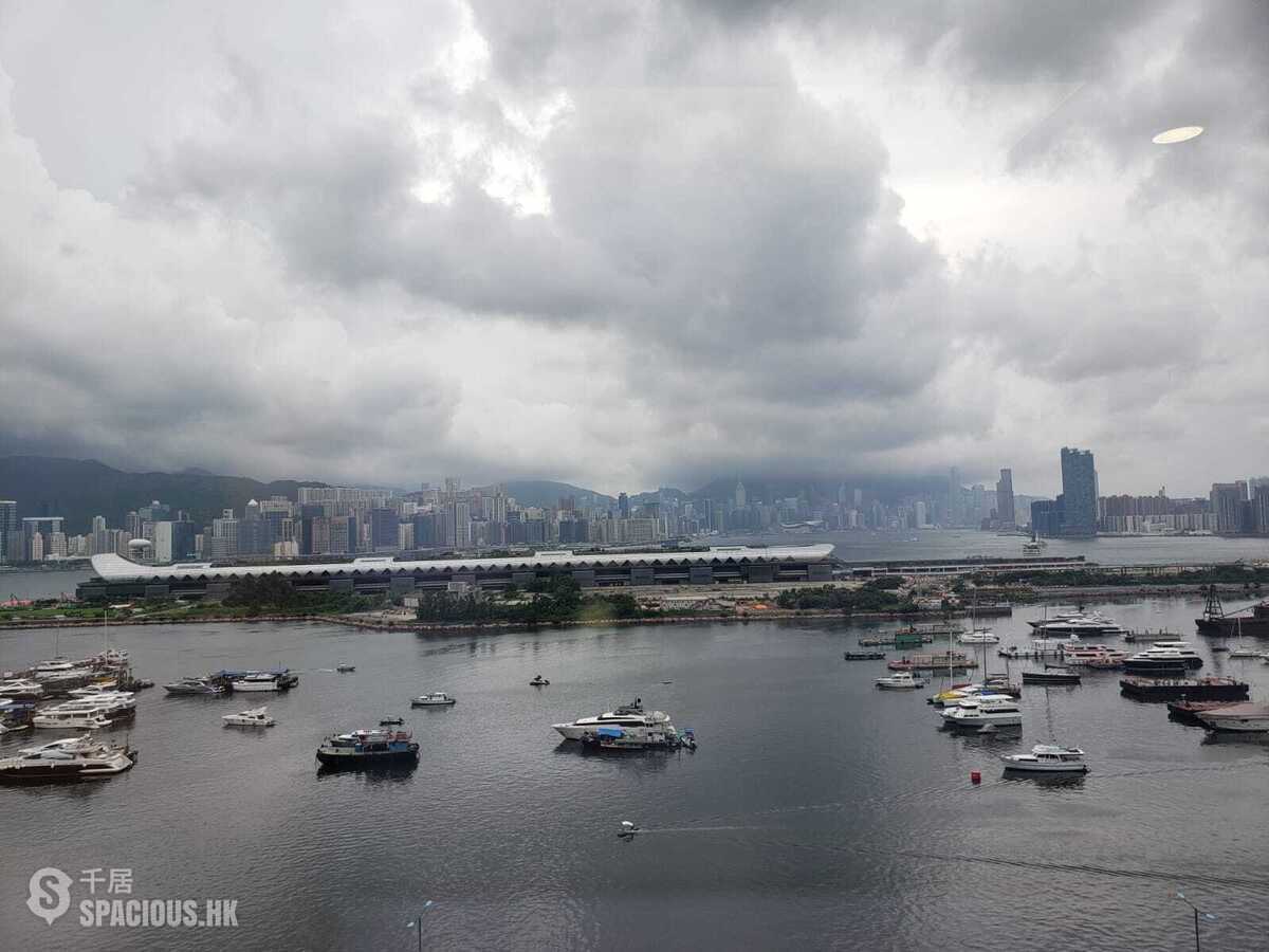 Kwun Tong - Kwong Sang Hong Centre 01