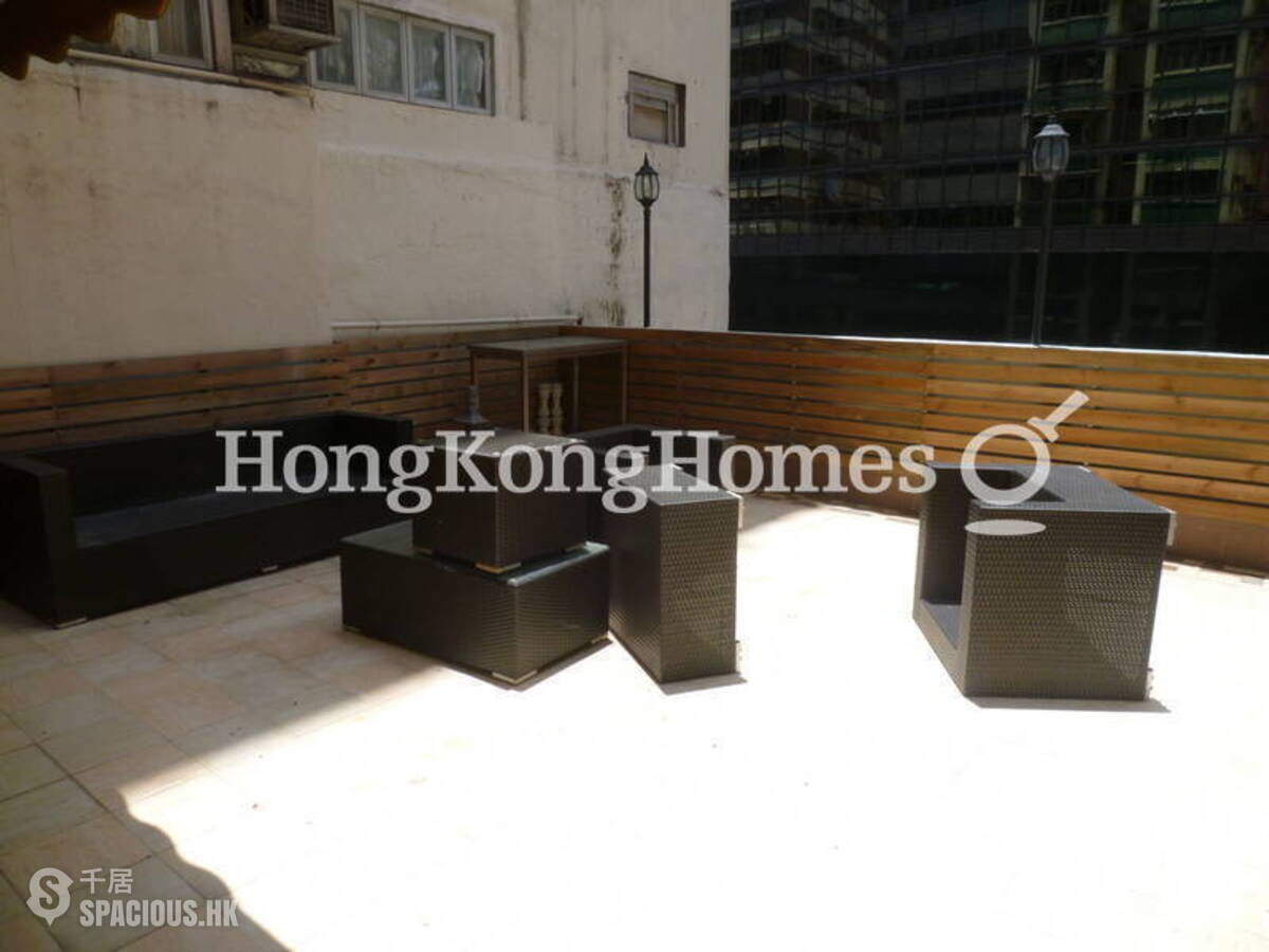 Wan Chai - Hang Tat Mansion 01