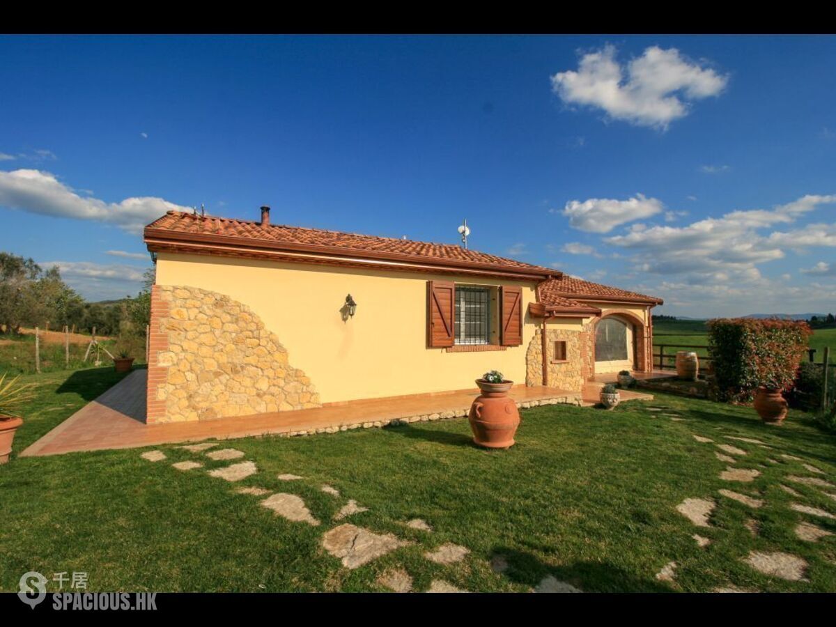 Bibbona - Farmhouse with land on the Bibbonese hills 01