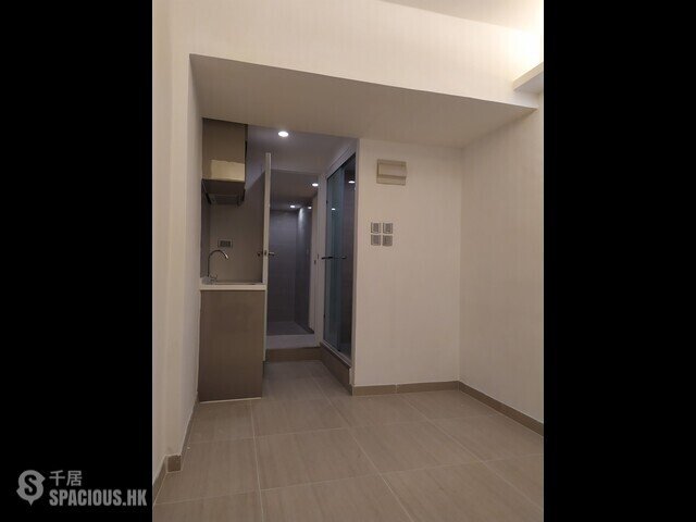 Mong Kok - Chun Yee Building 01