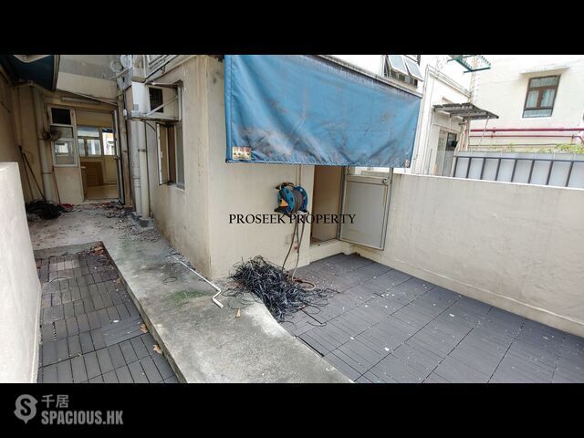 Central - 13, Gough Street 01