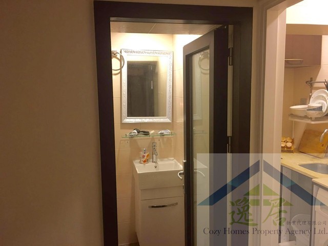 North Point - Waldorf Apartments 01